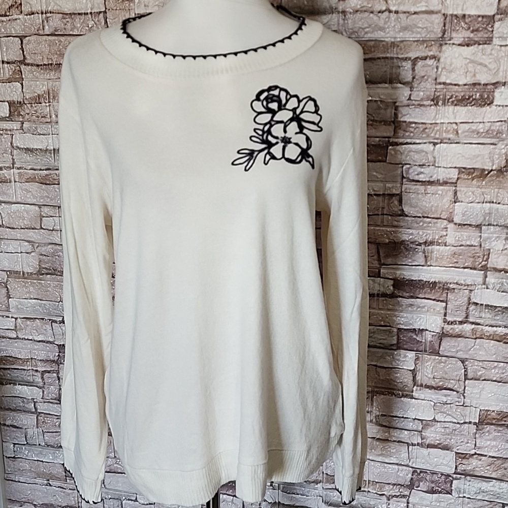 Bobeau Lightweight Cream Sweater